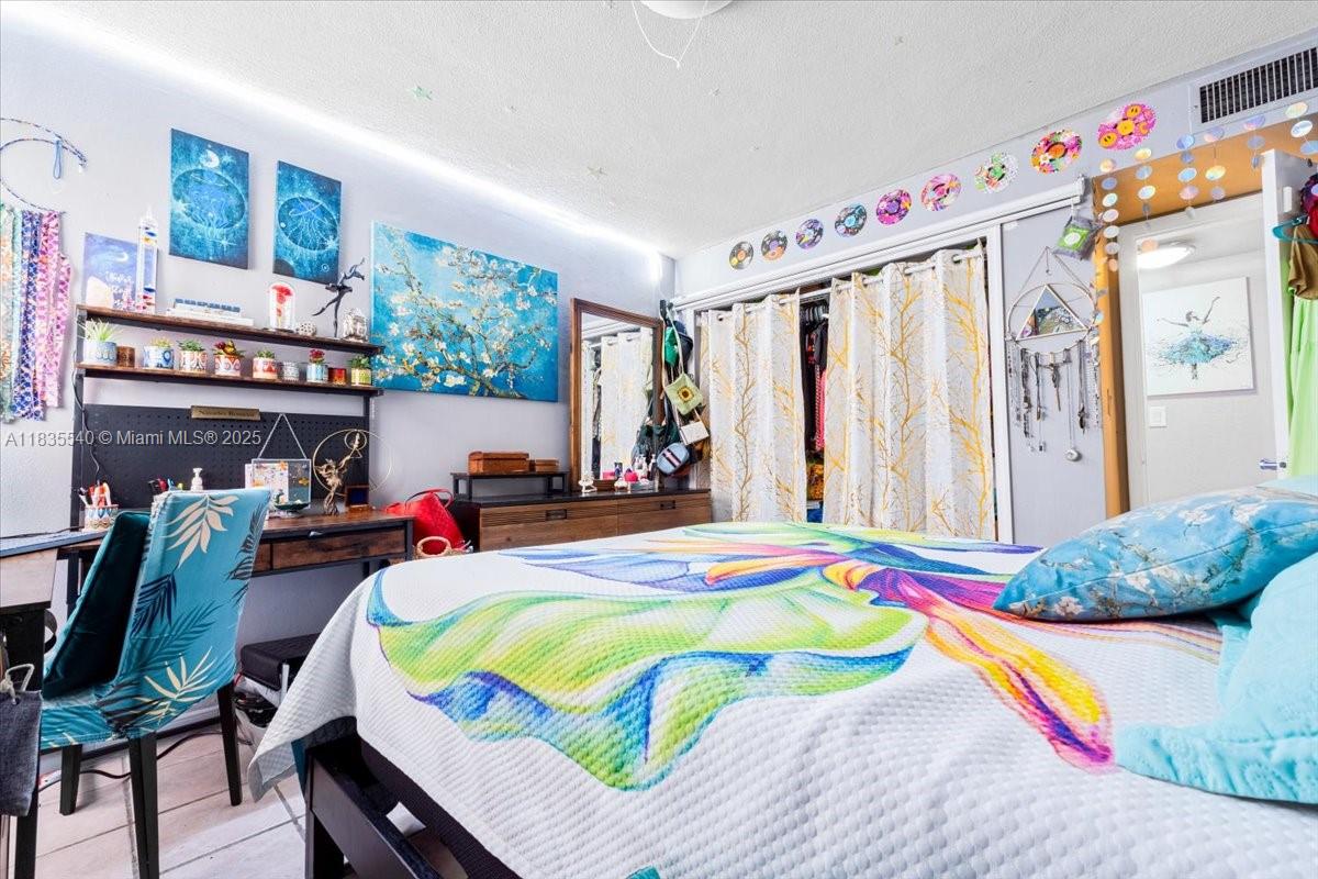 PALM-EAST GARDENS CONDO - Residential