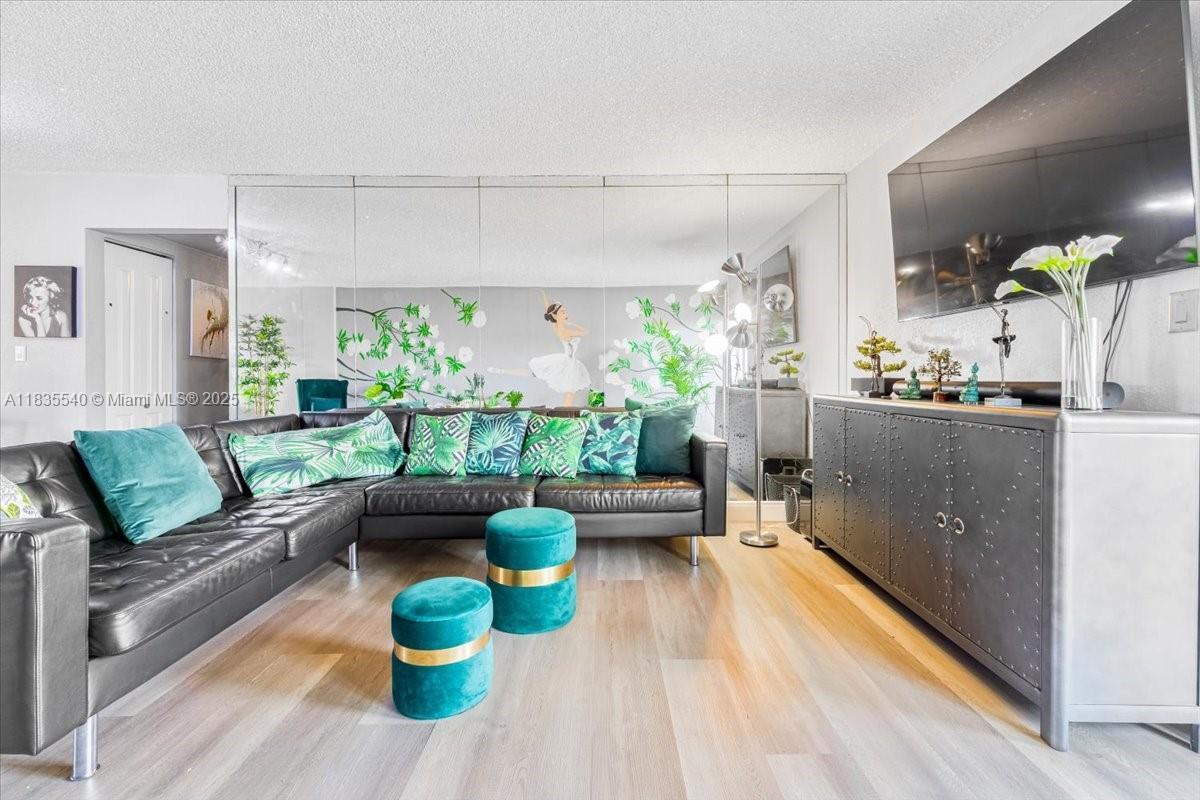 PALM-EAST GARDENS CONDO - Residential