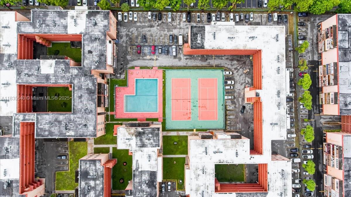 PALM-EAST GARDENS CONDO - Residential