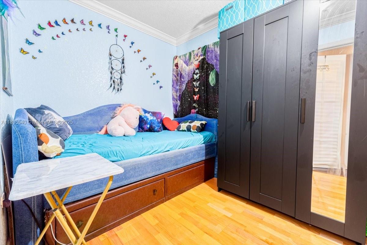 PALM-EAST GARDENS CONDO - Residential