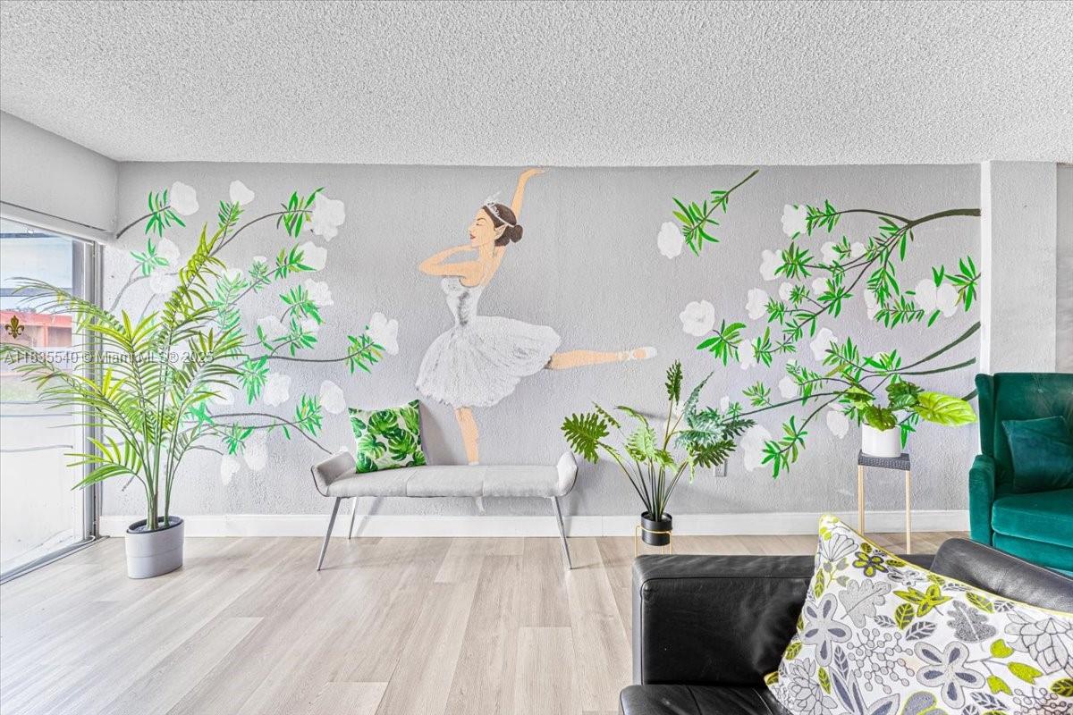 PALM-EAST GARDENS CONDO - Residential