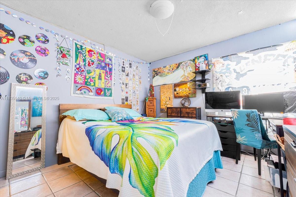 PALM-EAST GARDENS CONDO - Residential