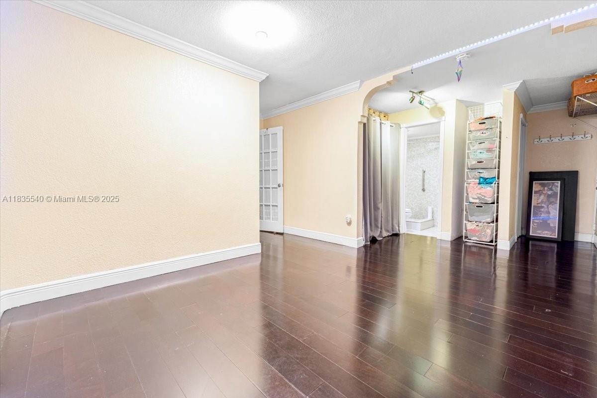 PALM-EAST GARDENS CONDO - Residential