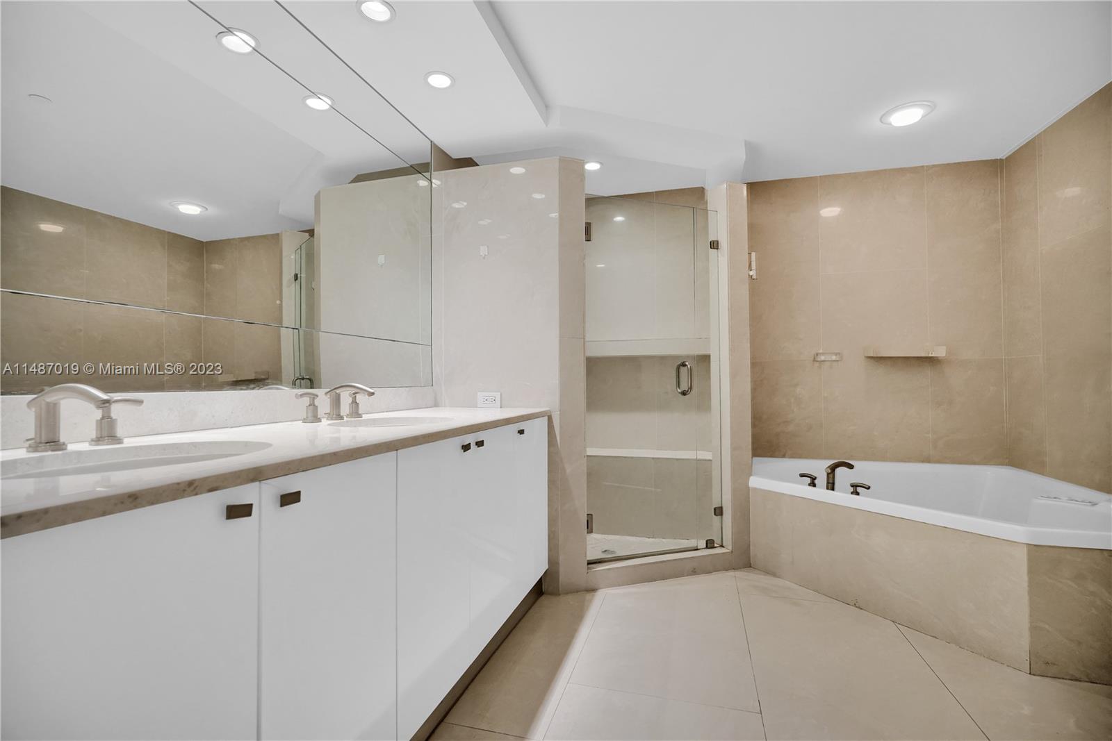 CARBONELL CONDO - Residential Lease