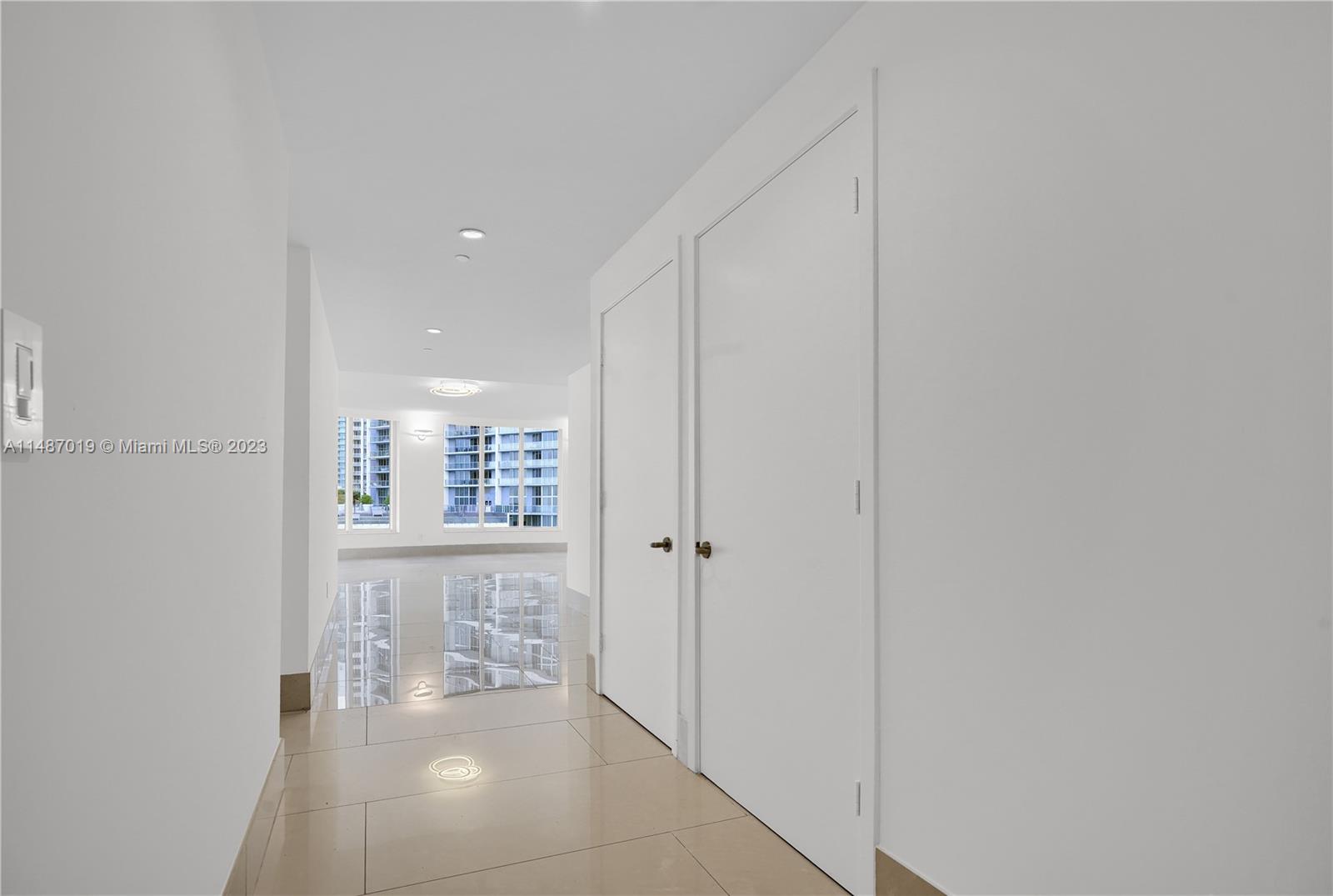 CARBONELL CONDO - Residential Lease