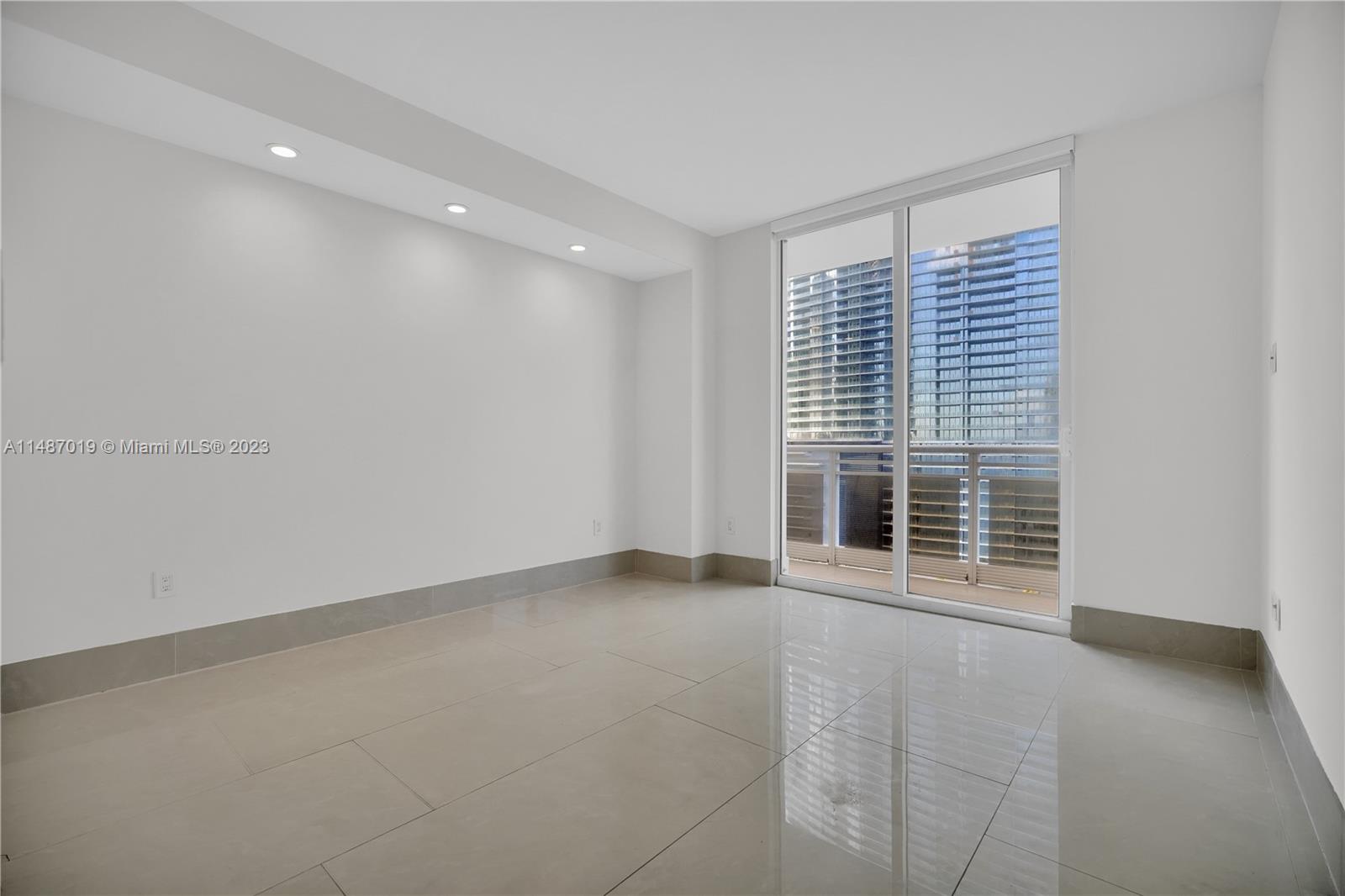 CARBONELL CONDO - Residential Lease