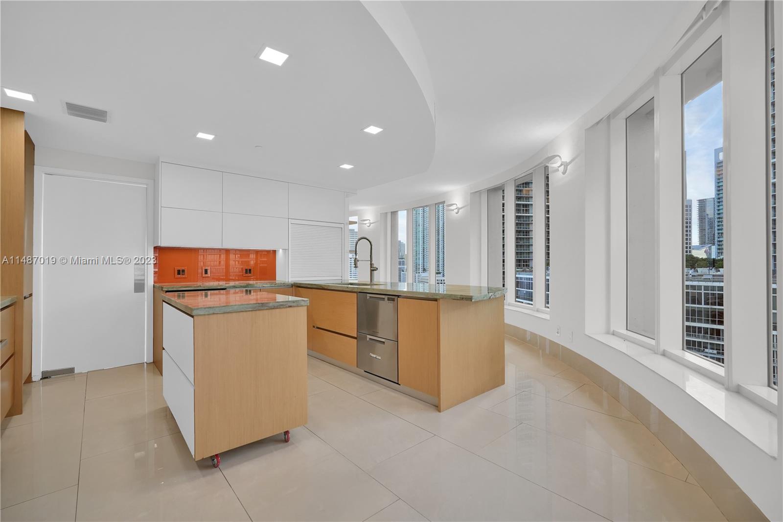 CARBONELL CONDO - Residential Lease