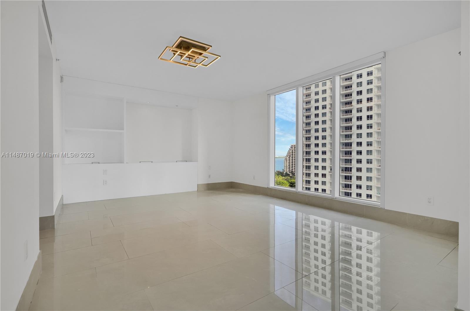 CARBONELL CONDO - Residential Lease