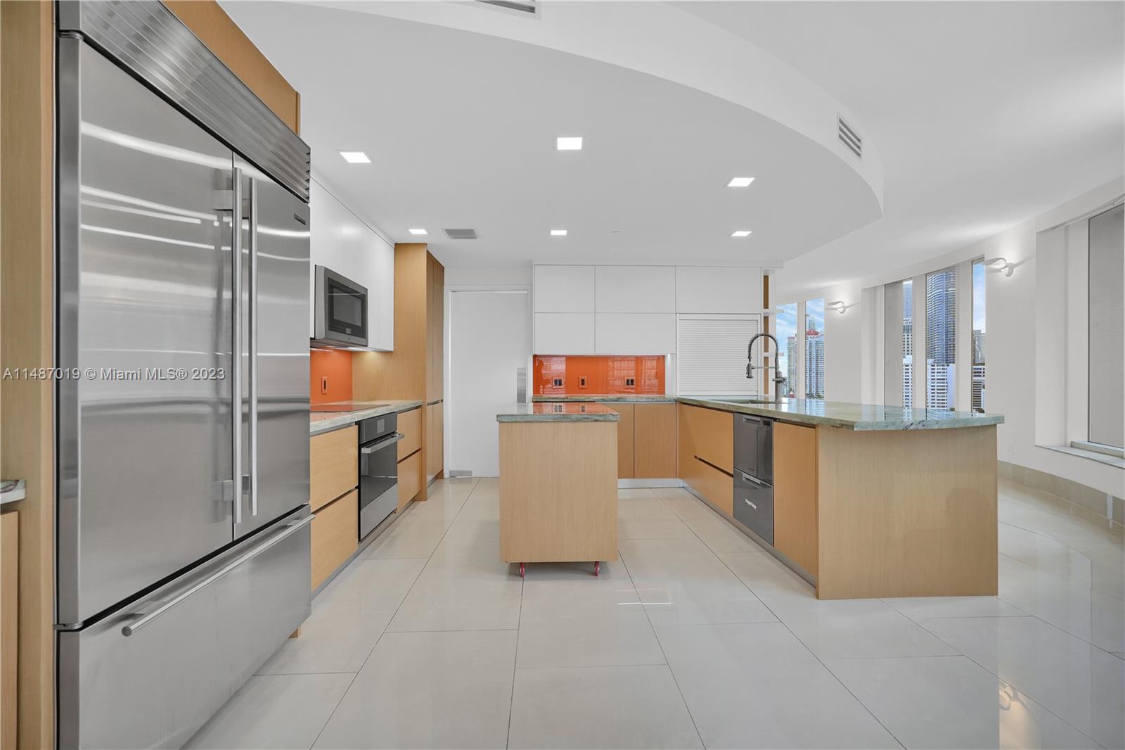 CARBONELL CONDO - Residential Lease