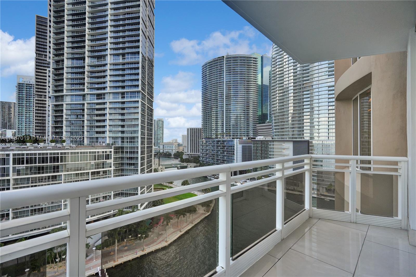 CARBONELL CONDO - Residential Lease