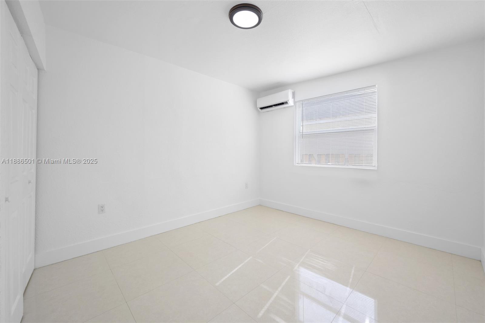 PINEWOOD PARK PL AMD 2ND - Residential Lease