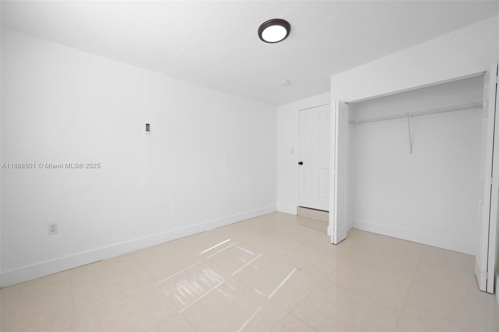 PINEWOOD PARK PL AMD 2ND - Residential Lease