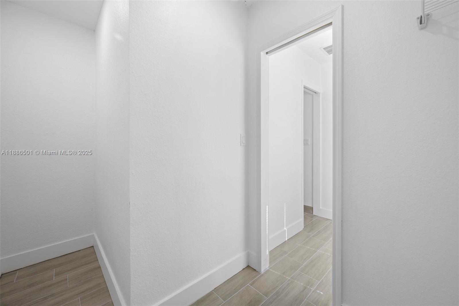 PINEWOOD PARK PL AMD 2ND - Residential Lease