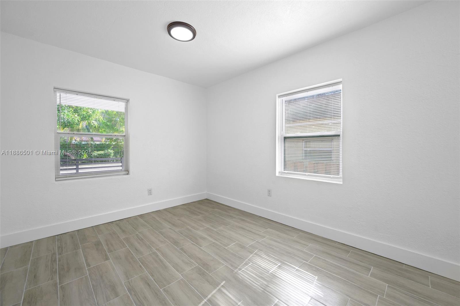 PINEWOOD PARK PL AMD 2ND - Residential Lease