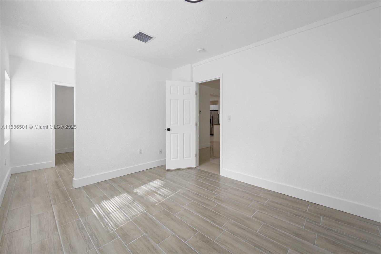 PINEWOOD PARK PL AMD 2ND - Residential Lease