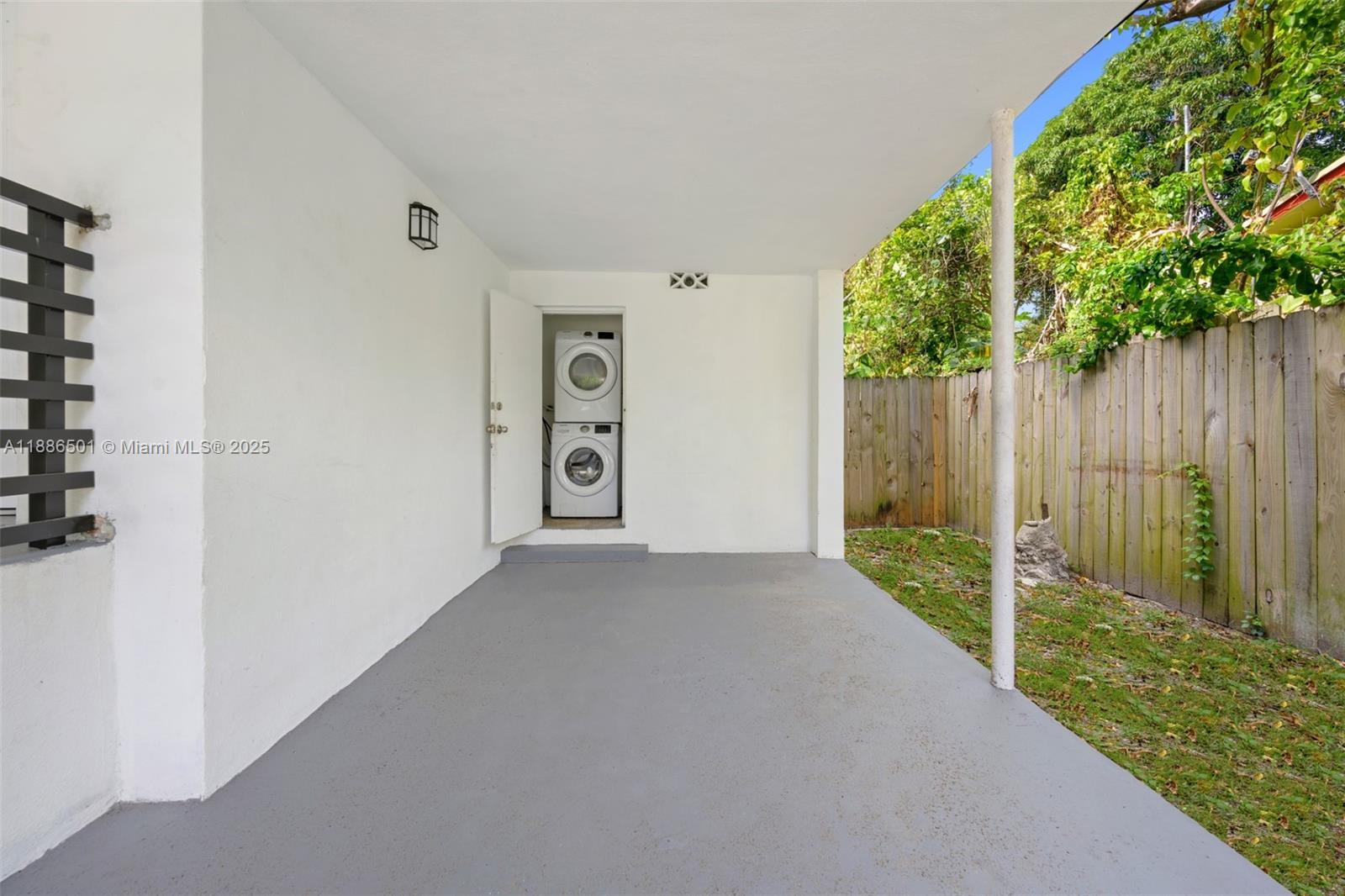 PINEWOOD PARK PL AMD 2ND - Residential Lease