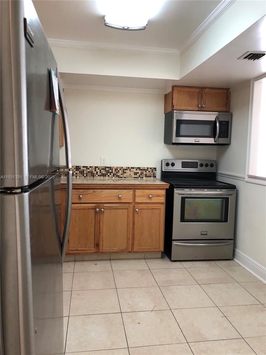 DESOTO PARK CONDO - Residential Lease