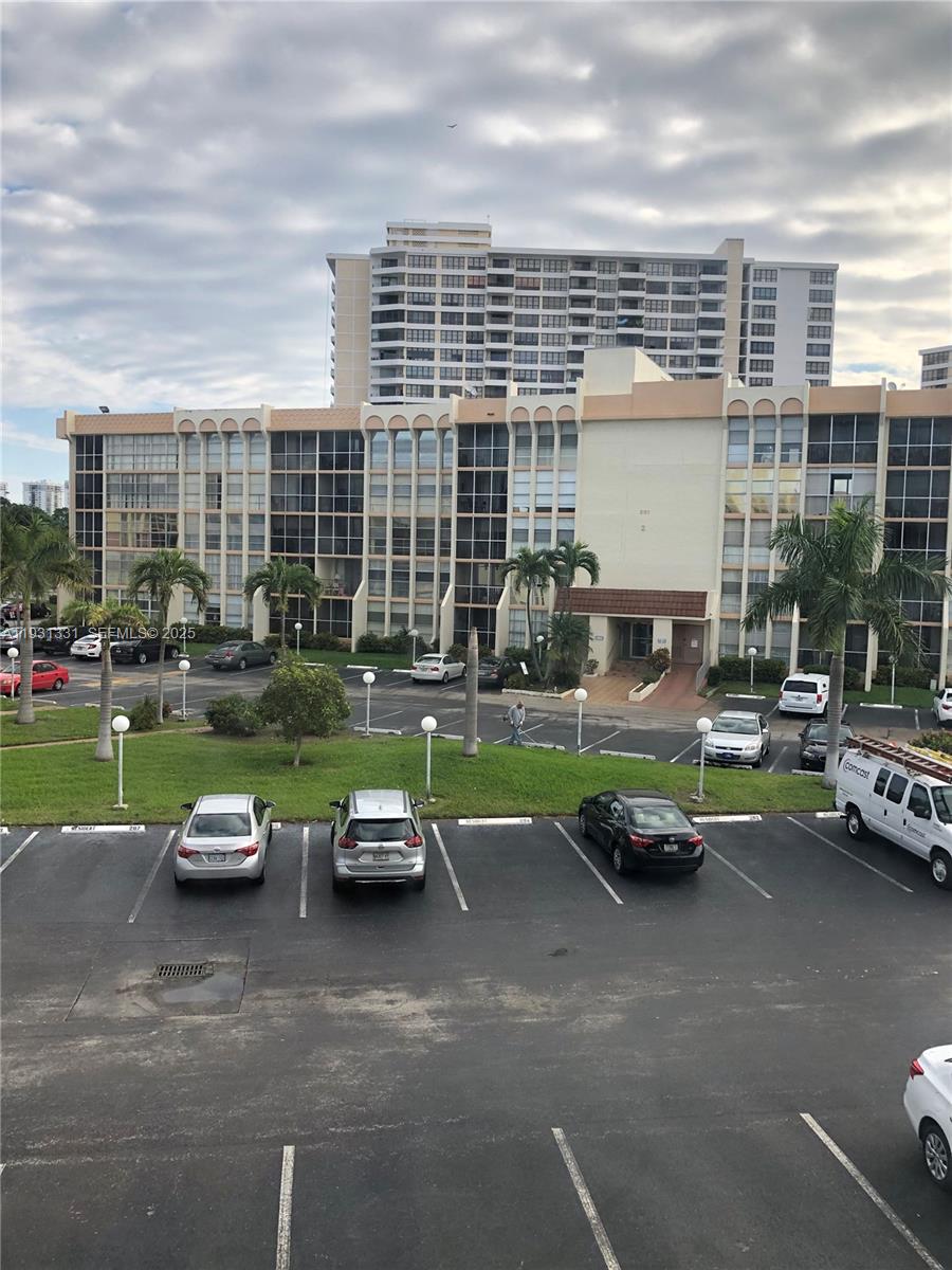 DESOTO PARK CONDO - Residential Lease