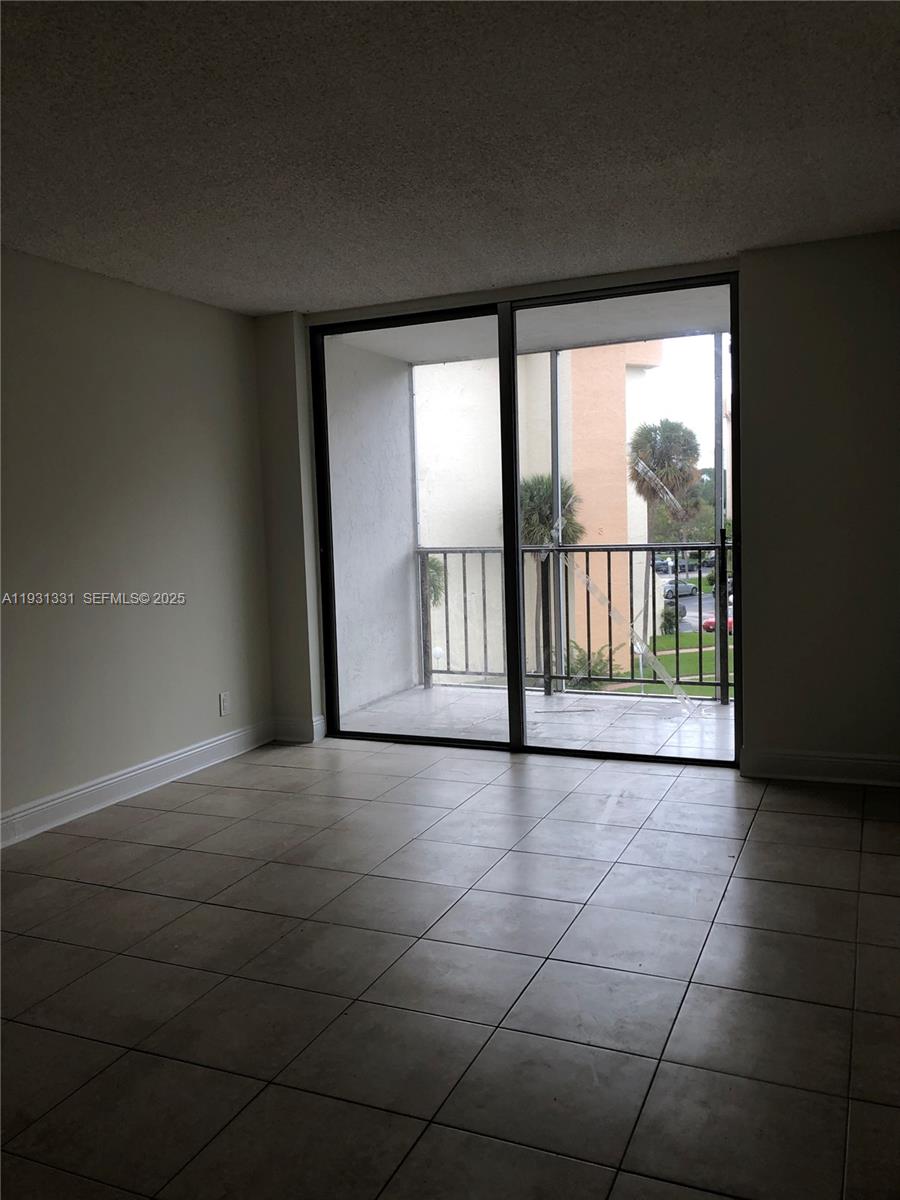 DESOTO PARK CONDO - Residential Lease