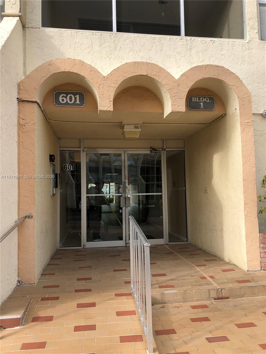 601 Three Islands Blvd 316