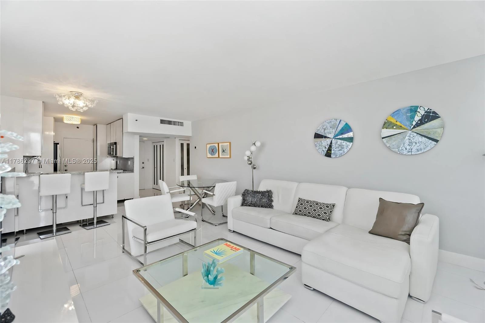 100 Lincoln Rd 611