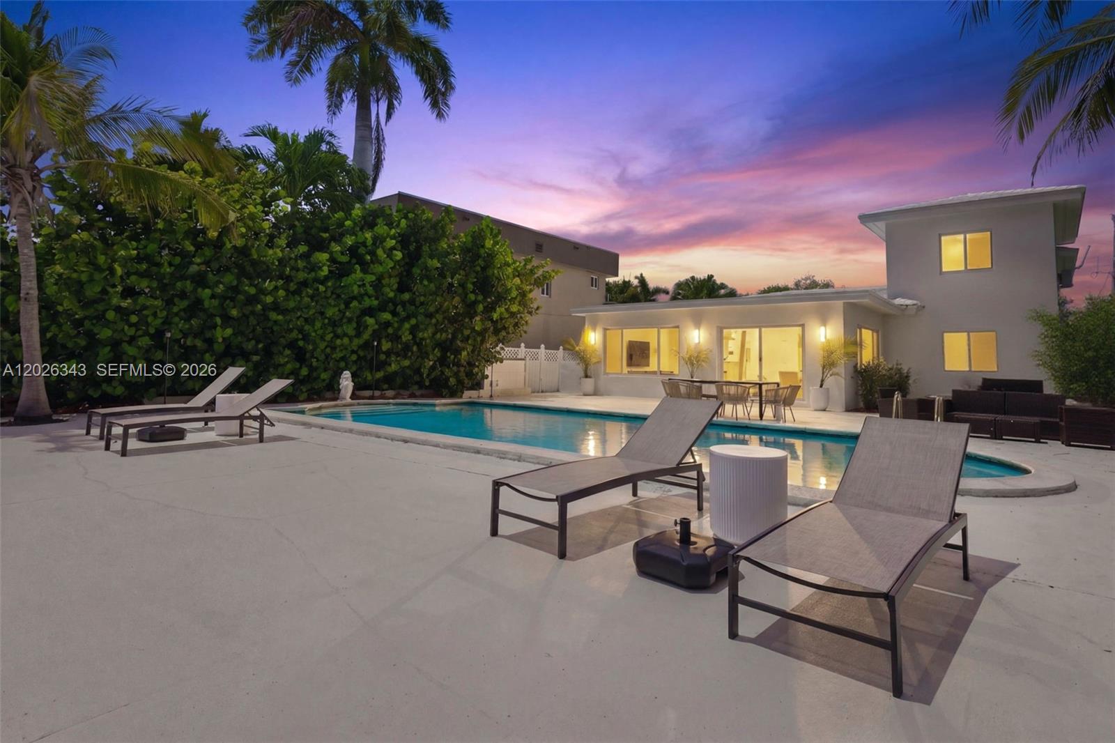 1510 S Treasure Dr SINGLE