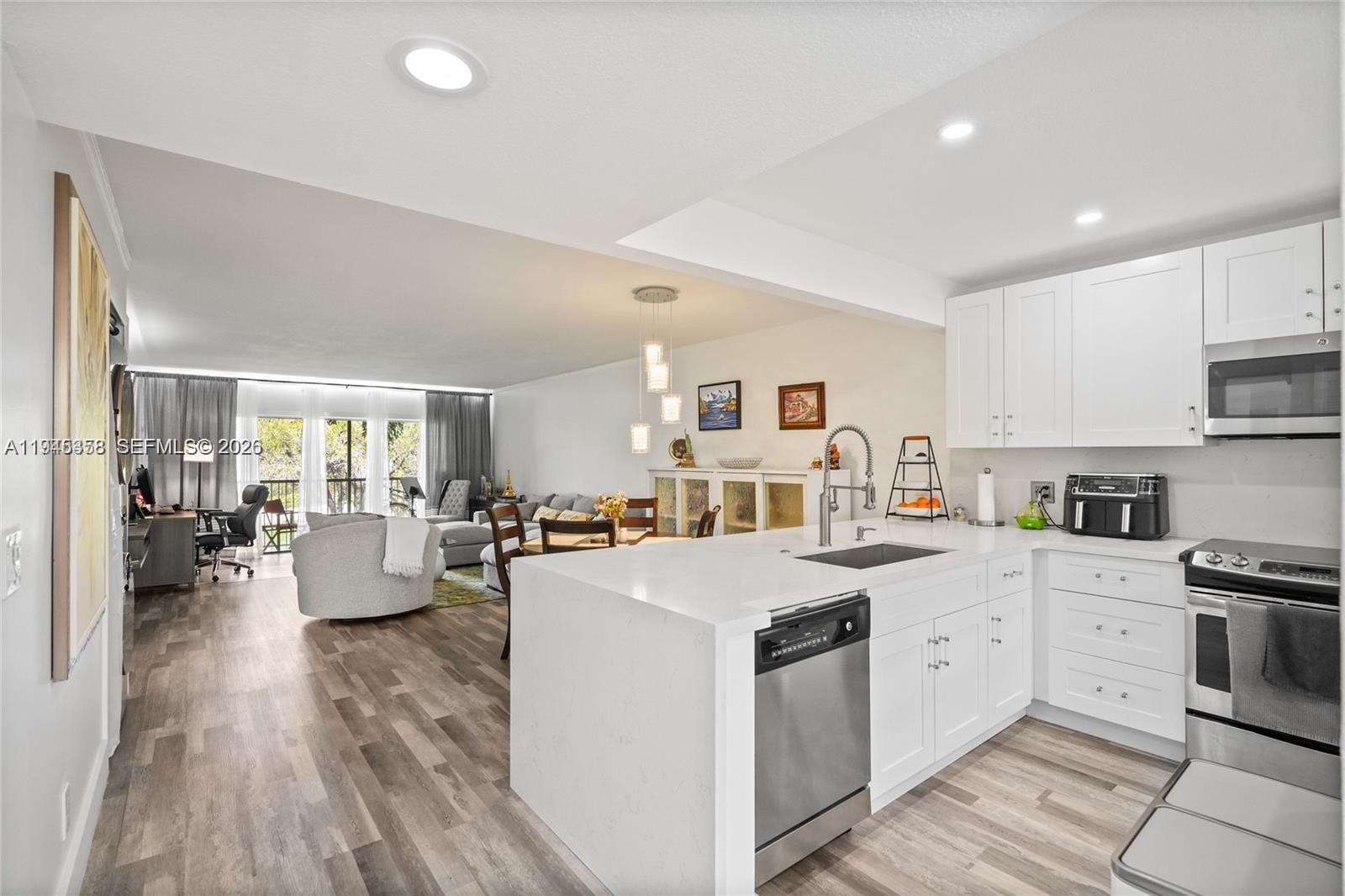 GARDENS AT BONAVENTURE 11 - Residential