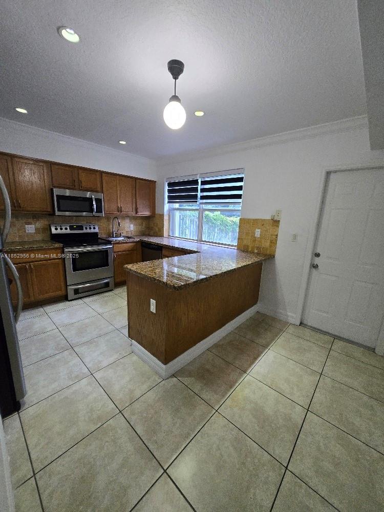 NORTH TREASURE TOWNHOMES - Residential Lease