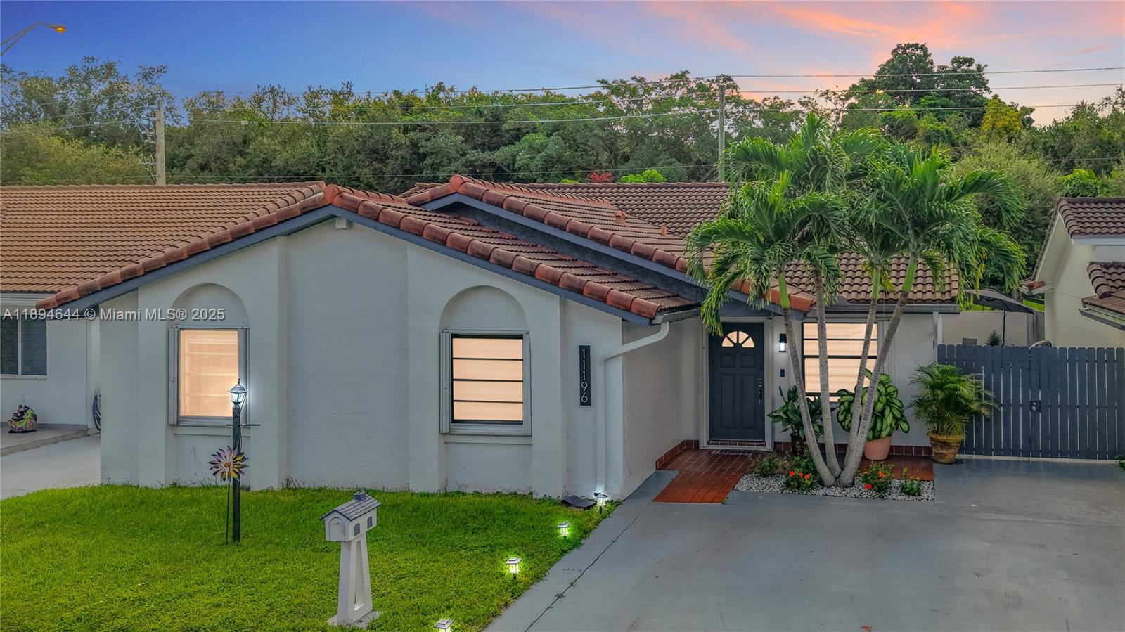 SUNSET WOODS - Residential