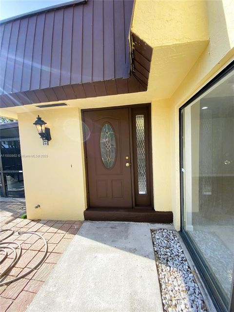 3524 Gardens East Dr B Palm Beach Gardens FL 33410