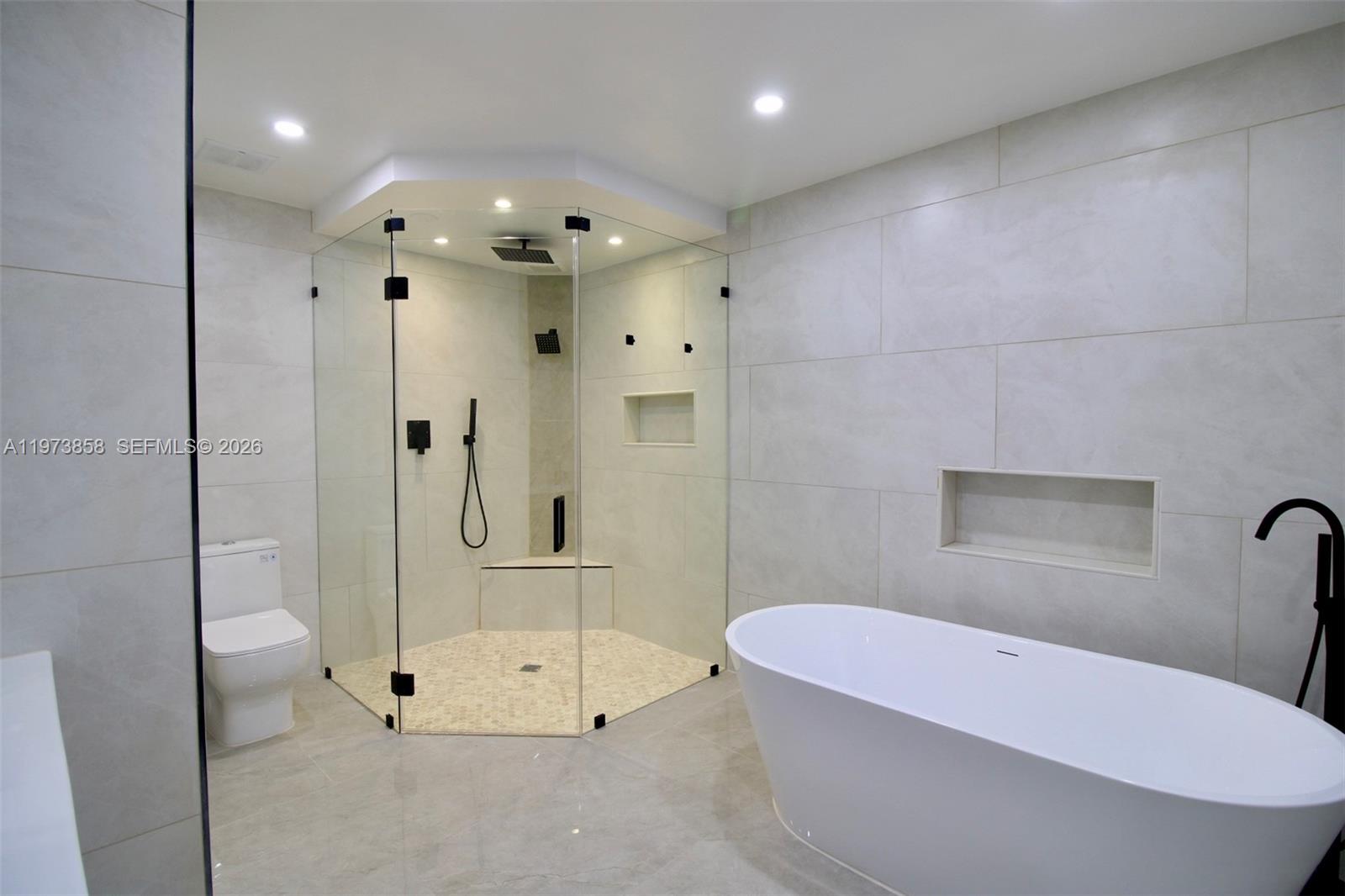 DIXIE ESTATES 1ST ADDN - Residential