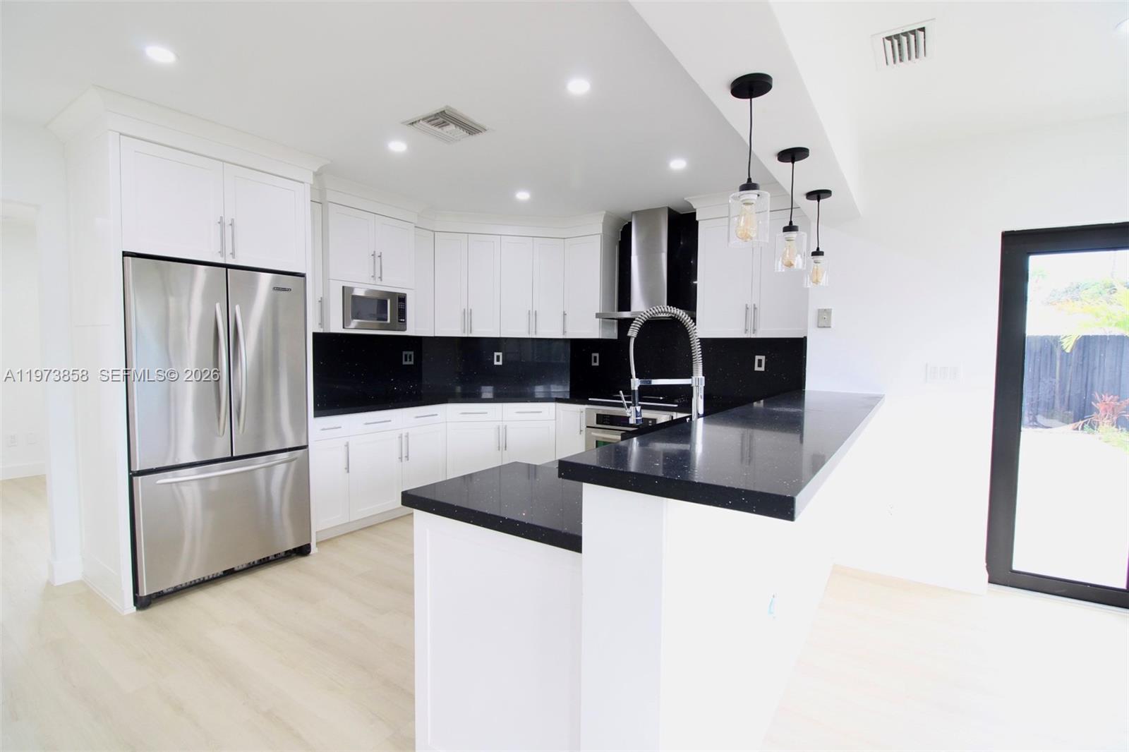 DIXIE ESTATES 1ST ADDN - Residential