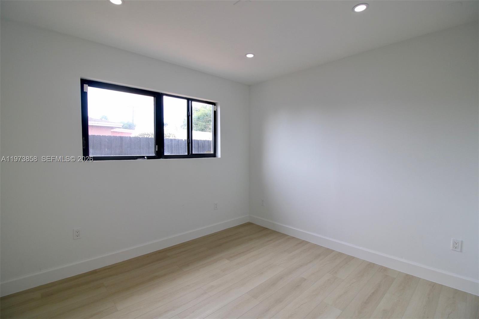 DIXIE ESTATES 1ST ADDN - Residential