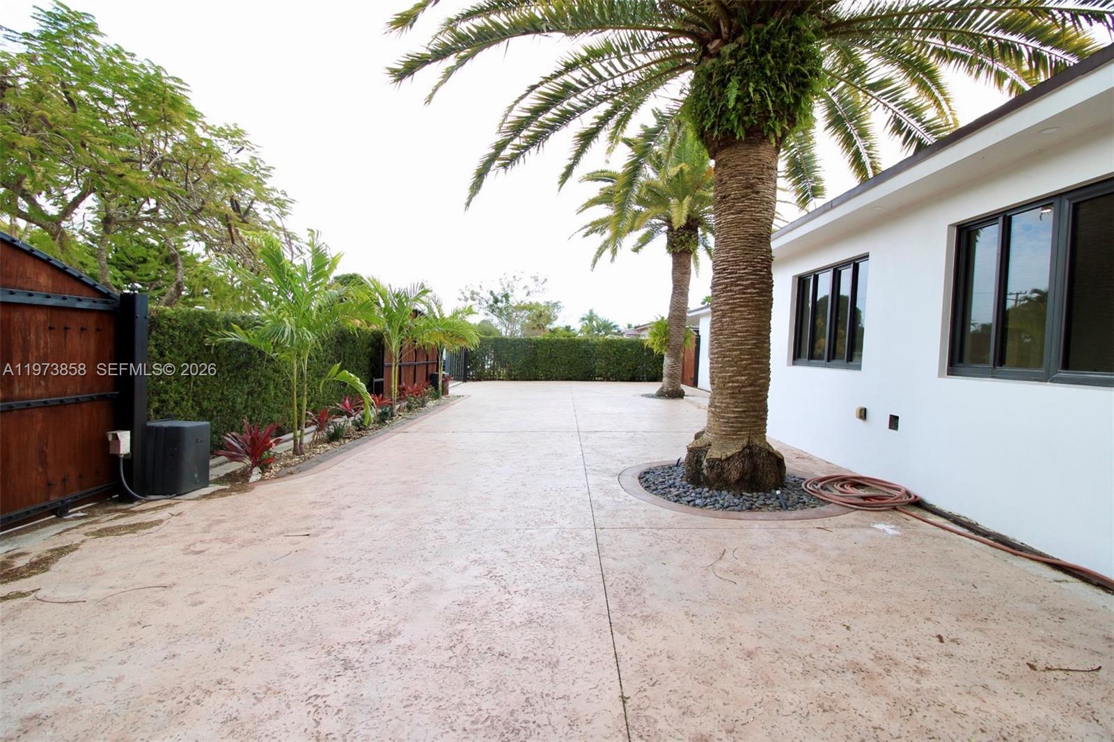 DIXIE ESTATES 1ST ADDN - Residential