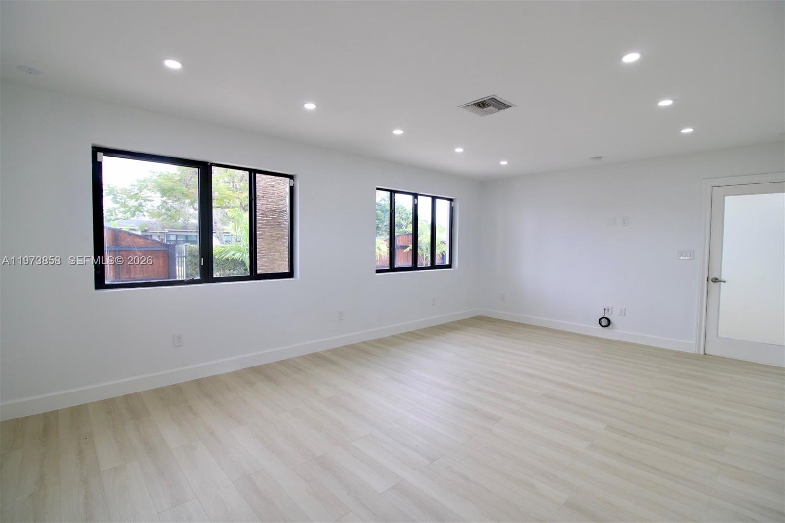 DIXIE ESTATES 1ST ADDN - Residential