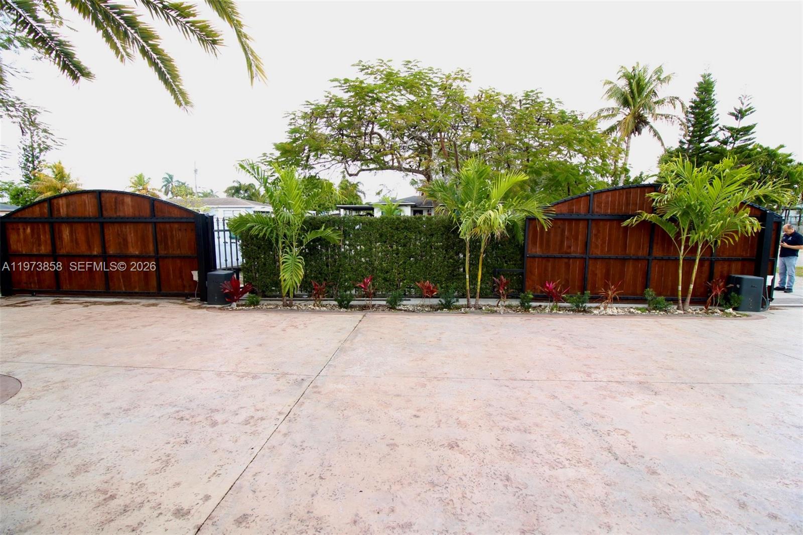 DIXIE ESTATES 1ST ADDN - Residential