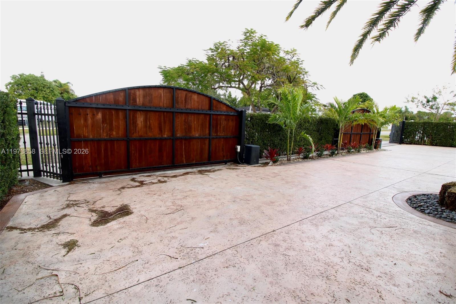 DIXIE ESTATES 1ST ADDN - Residential