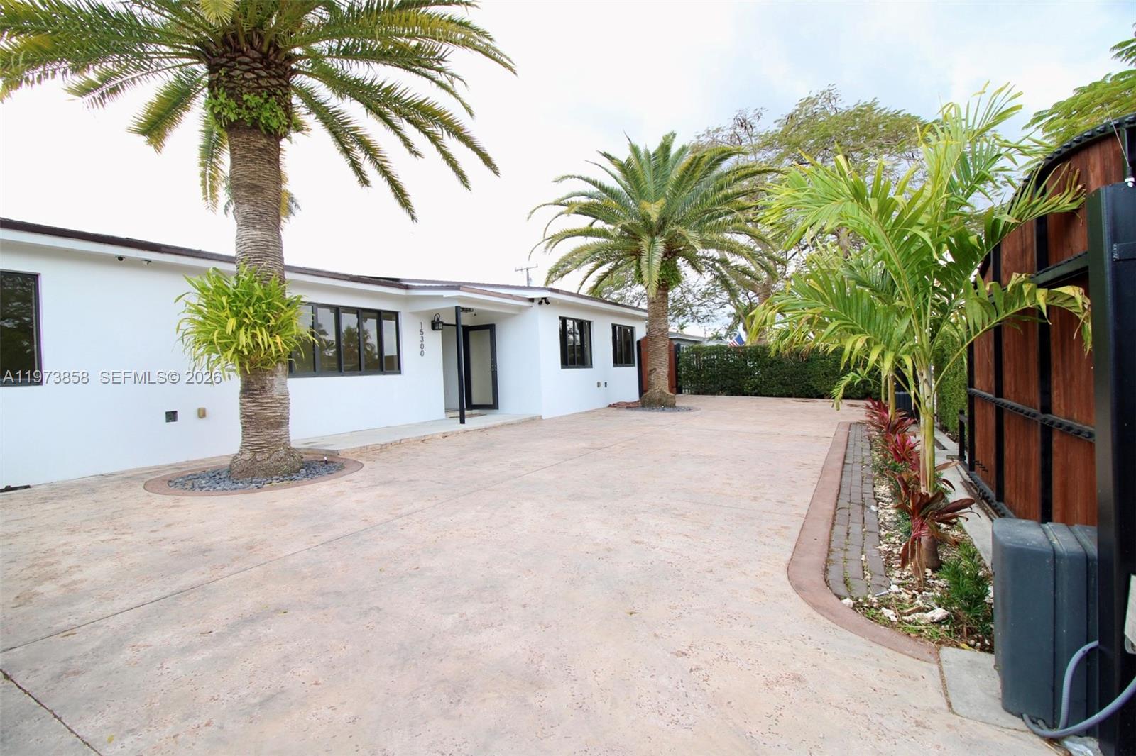 DIXIE ESTATES 1ST ADDN - Residential