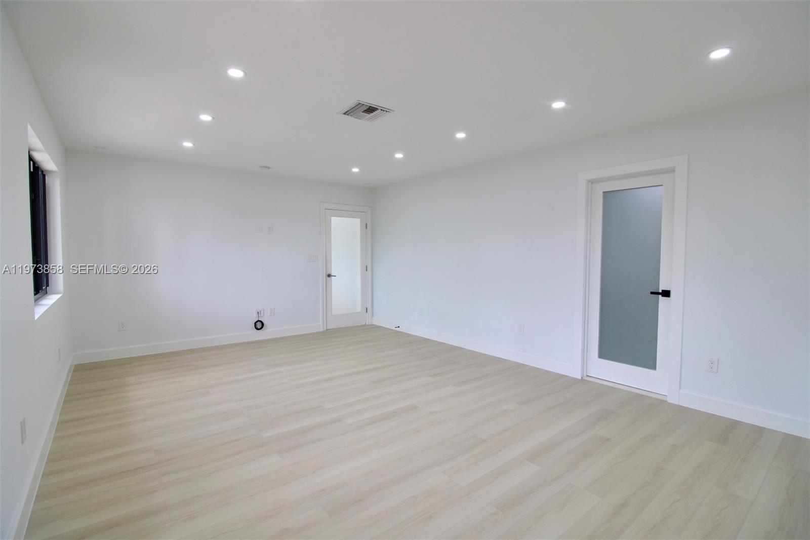 DIXIE ESTATES 1ST ADDN - Residential