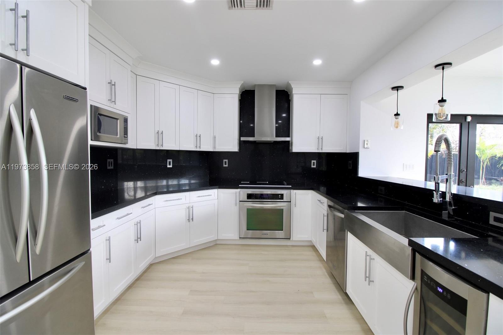 DIXIE ESTATES 1ST ADDN - Residential