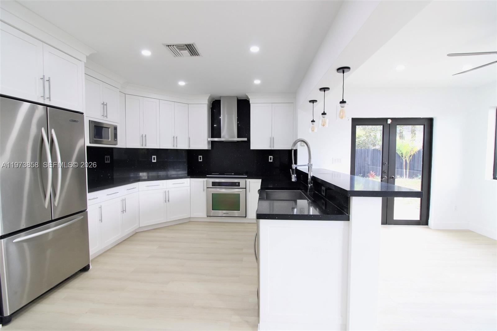 DIXIE ESTATES 1ST ADDN - Residential