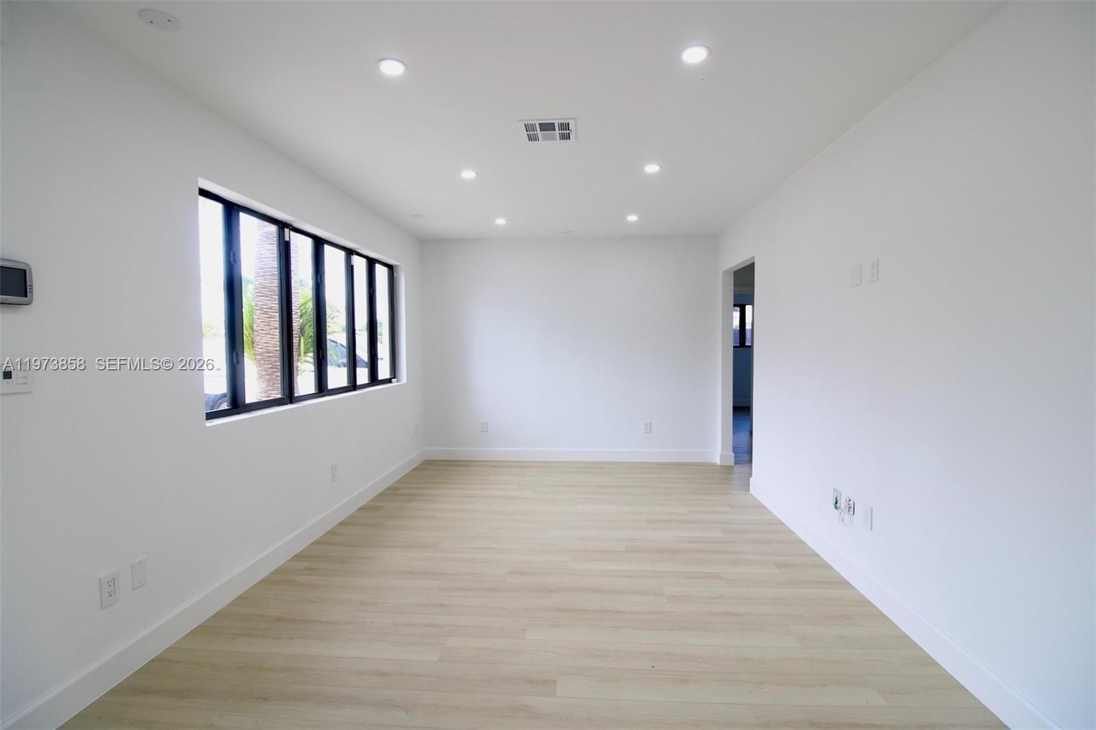 DIXIE ESTATES 1ST ADDN - Residential