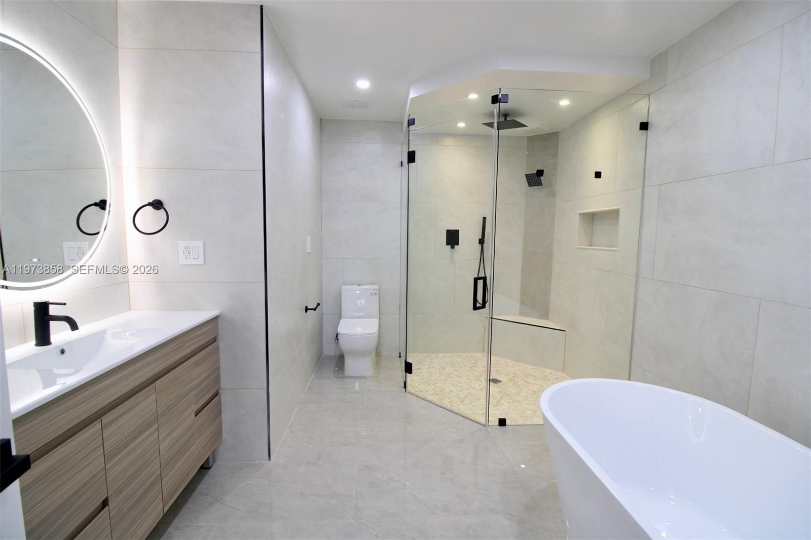 DIXIE ESTATES 1ST ADDN - Residential