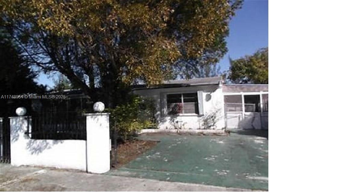 Property for Sale at 2461 Nw 208 Th St, Miami Gardens, Broward County, Florida - Bedrooms: 4 
Bathrooms: 2  - $475,000