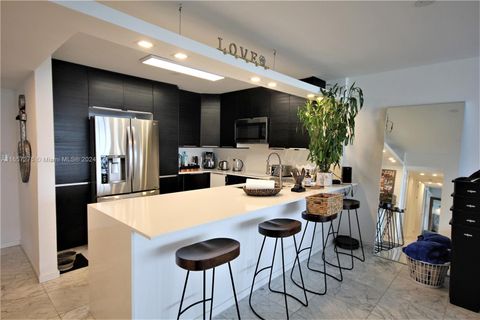 5151 Collins Ave 933 Miami Beach FL 33140