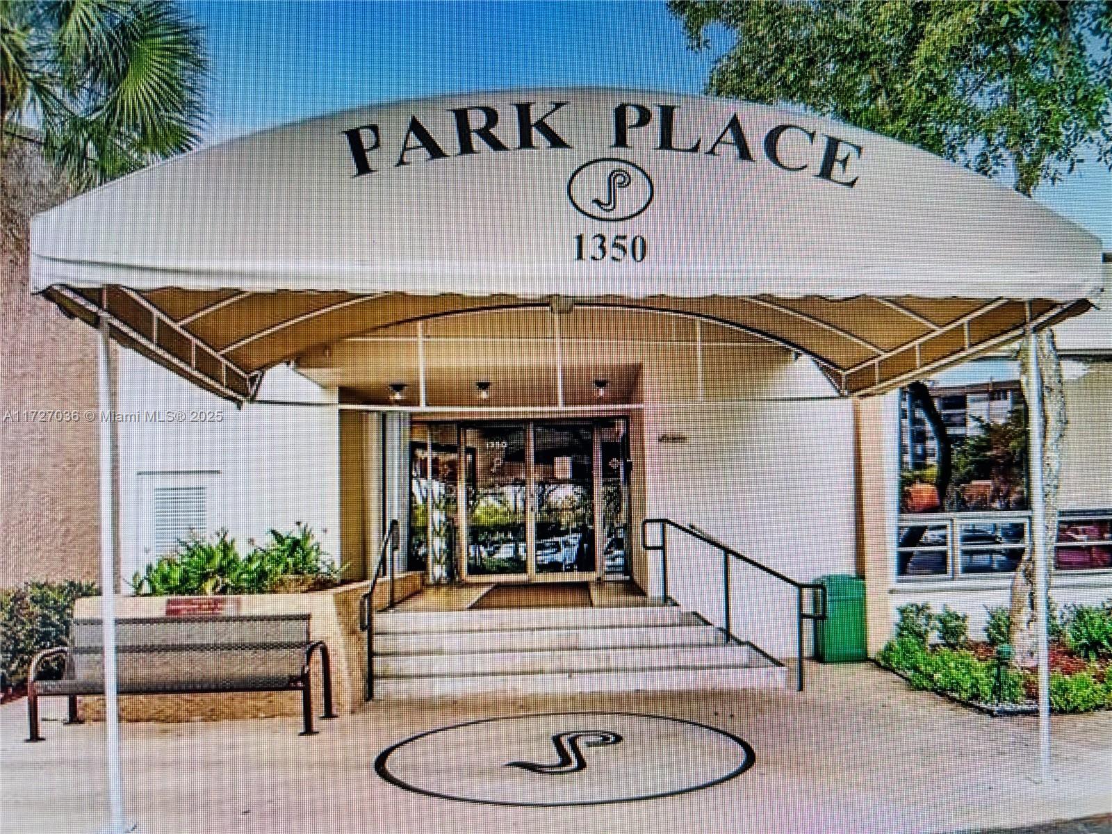 Property for Sale at 900 Saint Charles Pl 513, Pembroke Pines, Miami-Dade County, Florida - Bedrooms: 1 
Bathrooms: 2  - $135,000