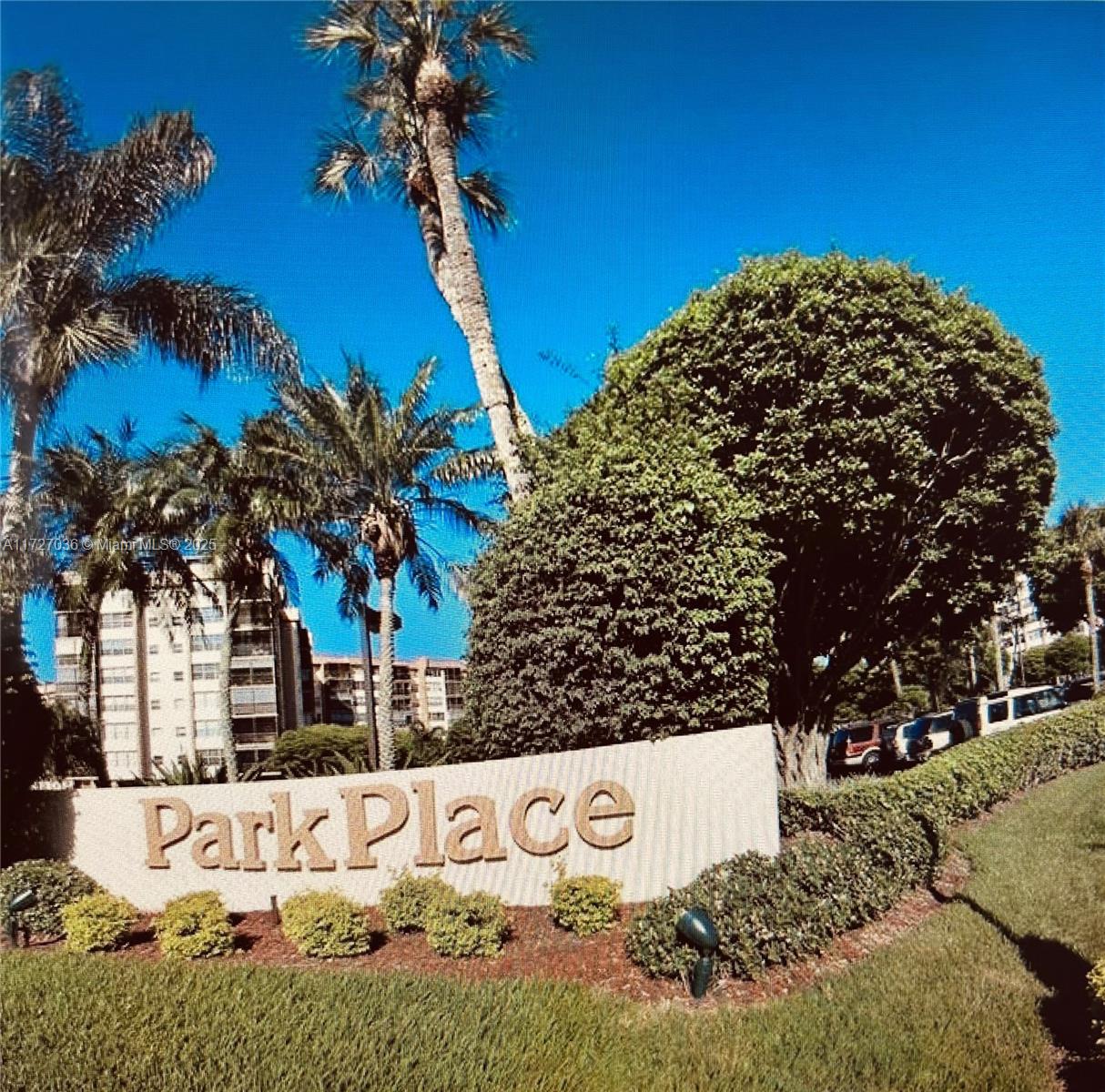 900 Saint Charles Pl 513
