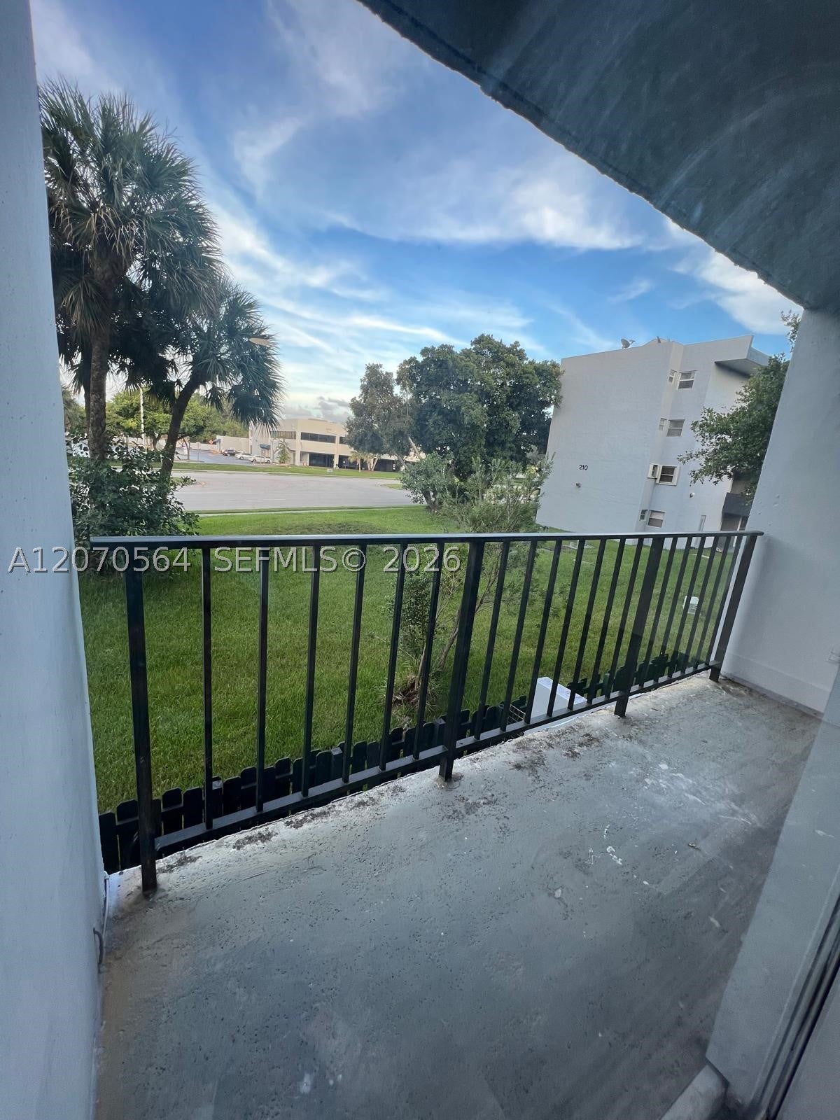310 Fontainebleau Blvd 204
