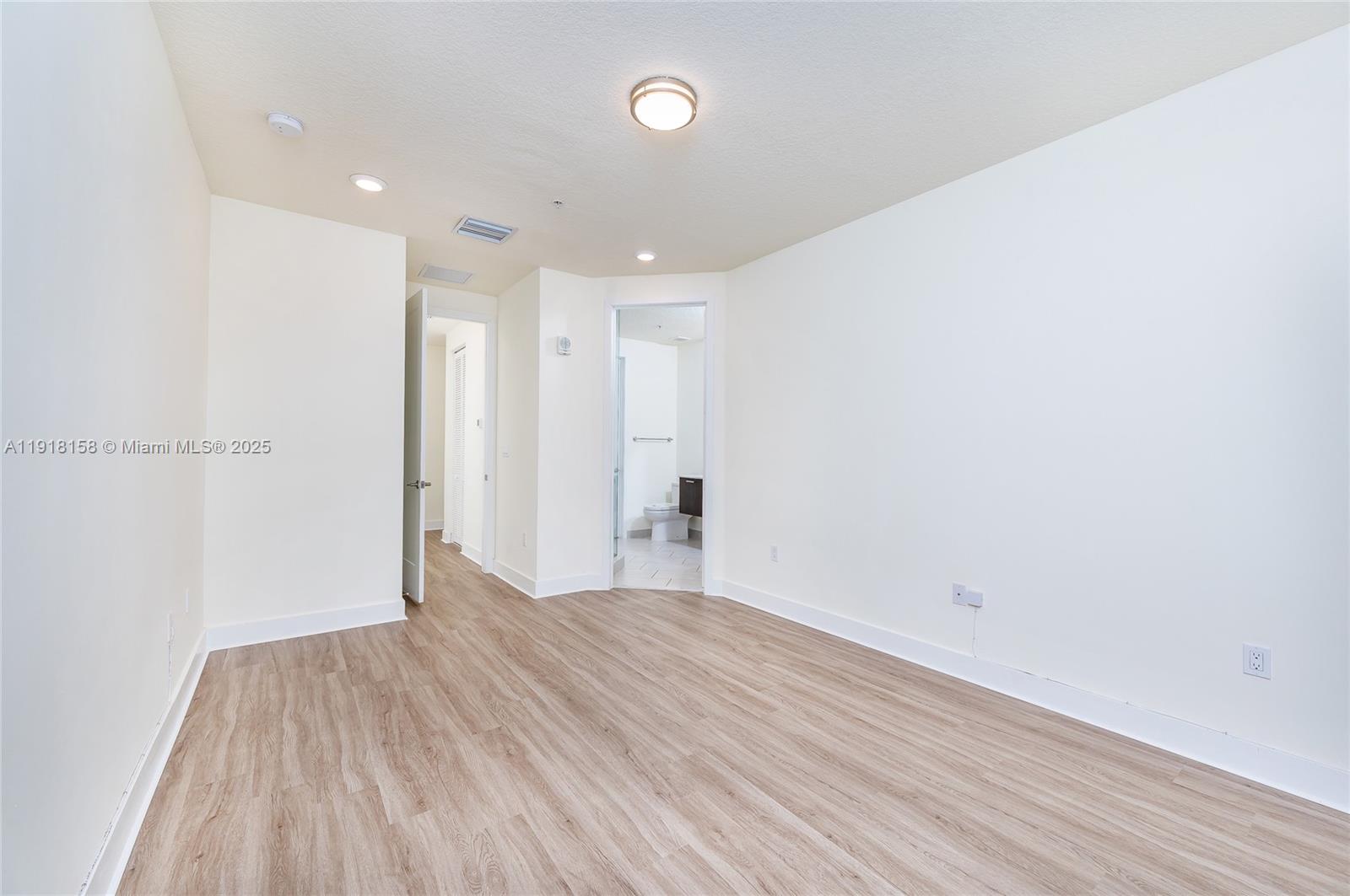 LANDMARK AT DORAL CONDO N - Residential