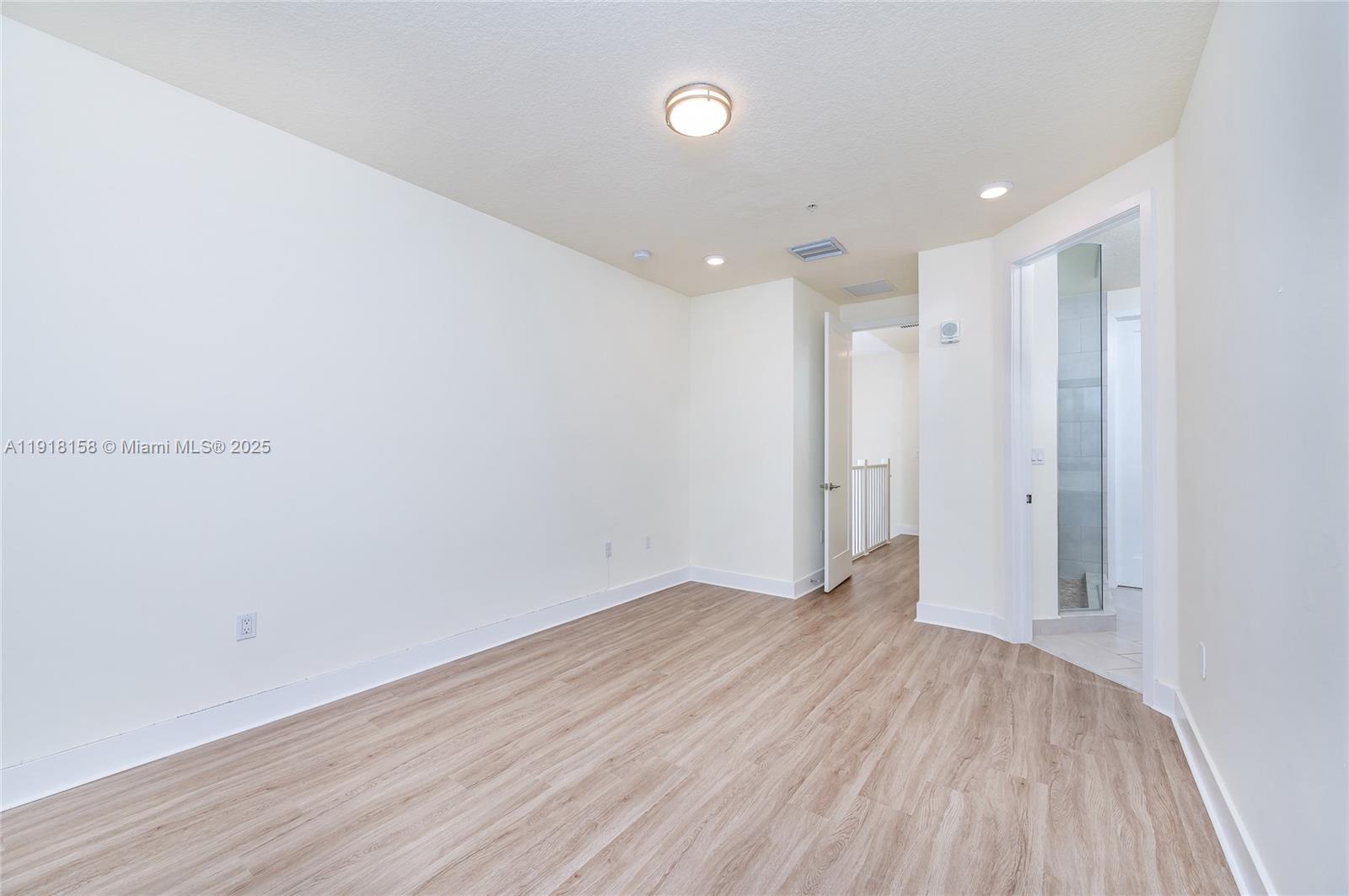 LANDMARK AT DORAL CONDO N - Residential